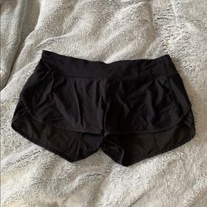 Black mesh Lululemon shorts